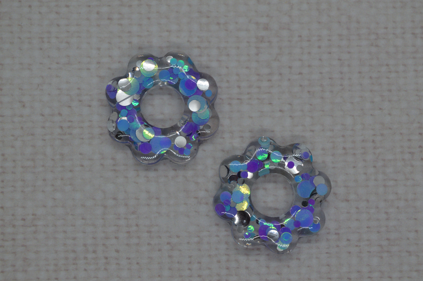 Fleur 8 pétales à paillettes- Pampilles pour créoles interchangeables