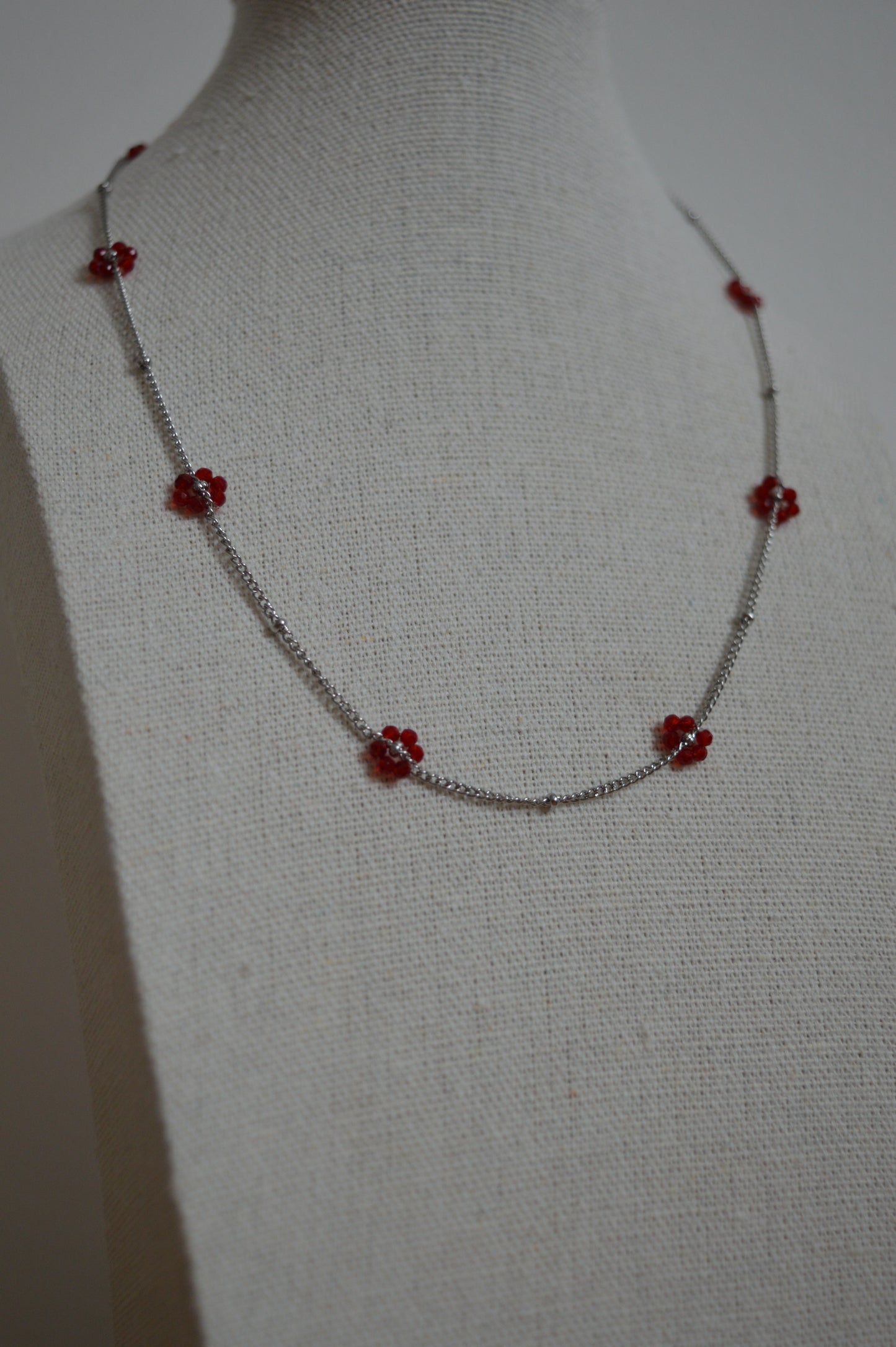 Les colliers fleurs de perles - Différents coloris disponibles