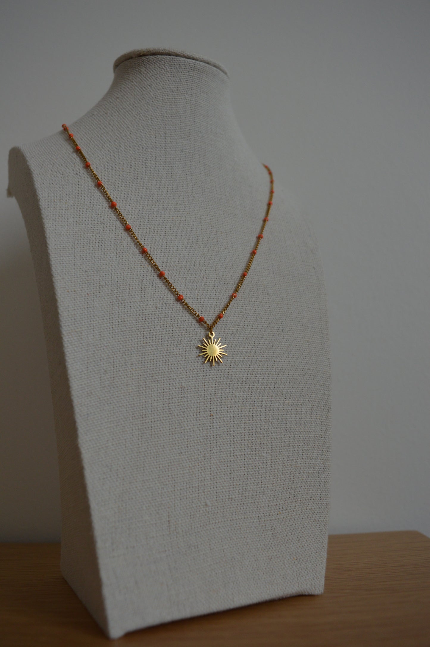Les Colliers Nolaya dorés - Plusieurs modèles disponible