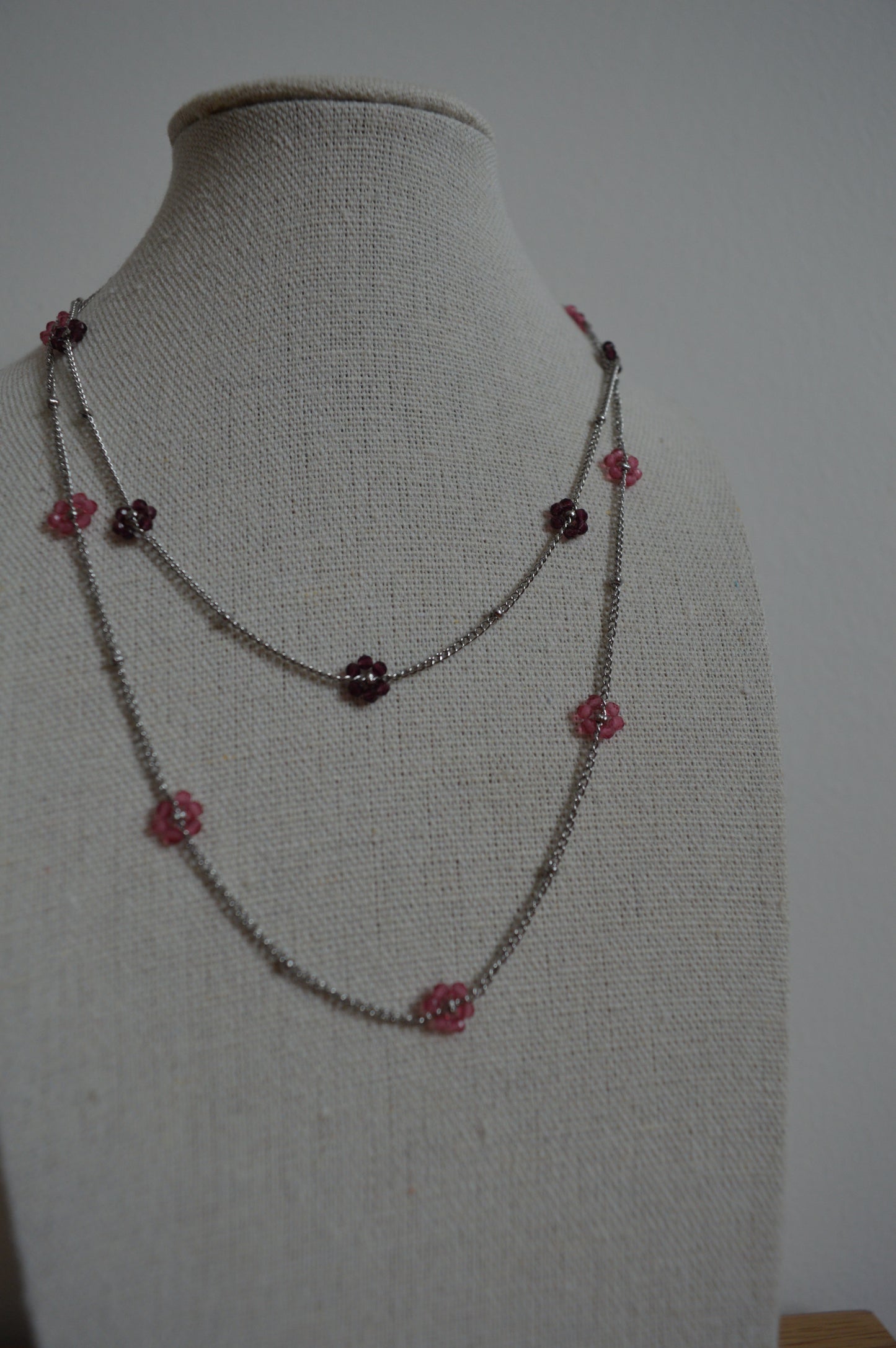 Les colliers fleurs de perles - Différents coloris disponibles