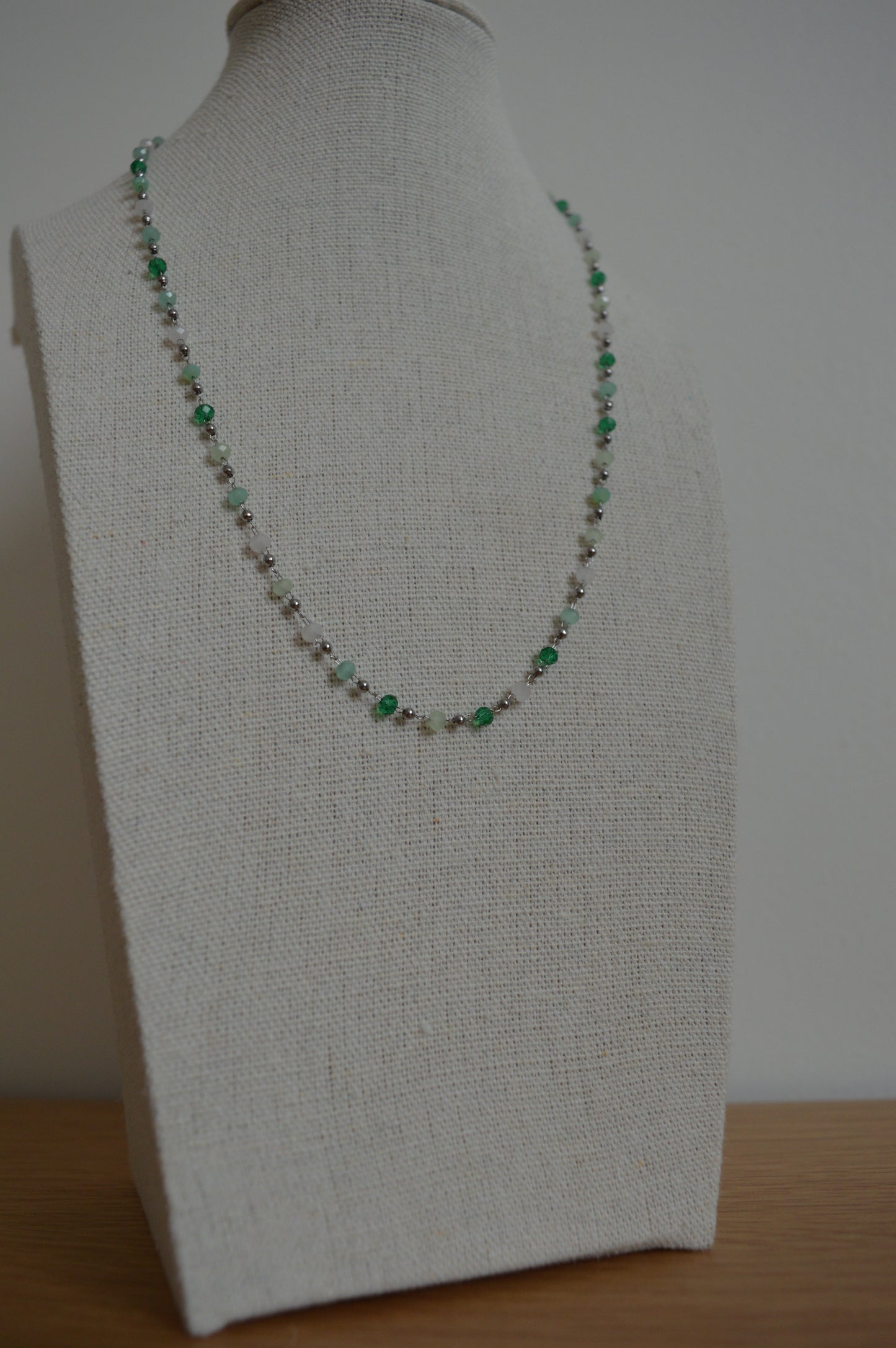 Les colliers de perles Joyria - Différents coloris disponibles