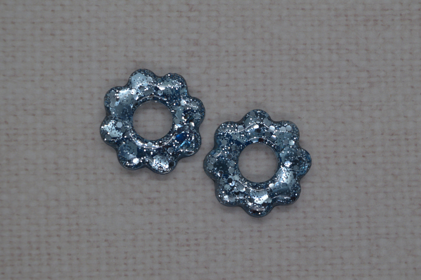 Fleur 8 pétales à paillettes- Pampilles pour créoles interchangeables