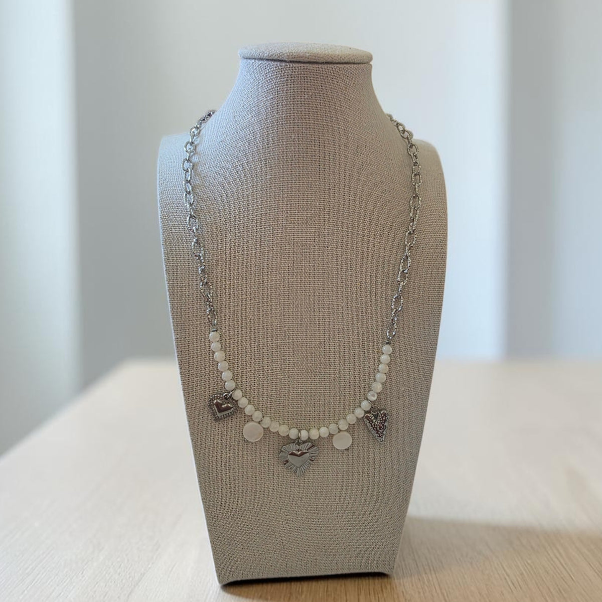 Collier nacre et argenté