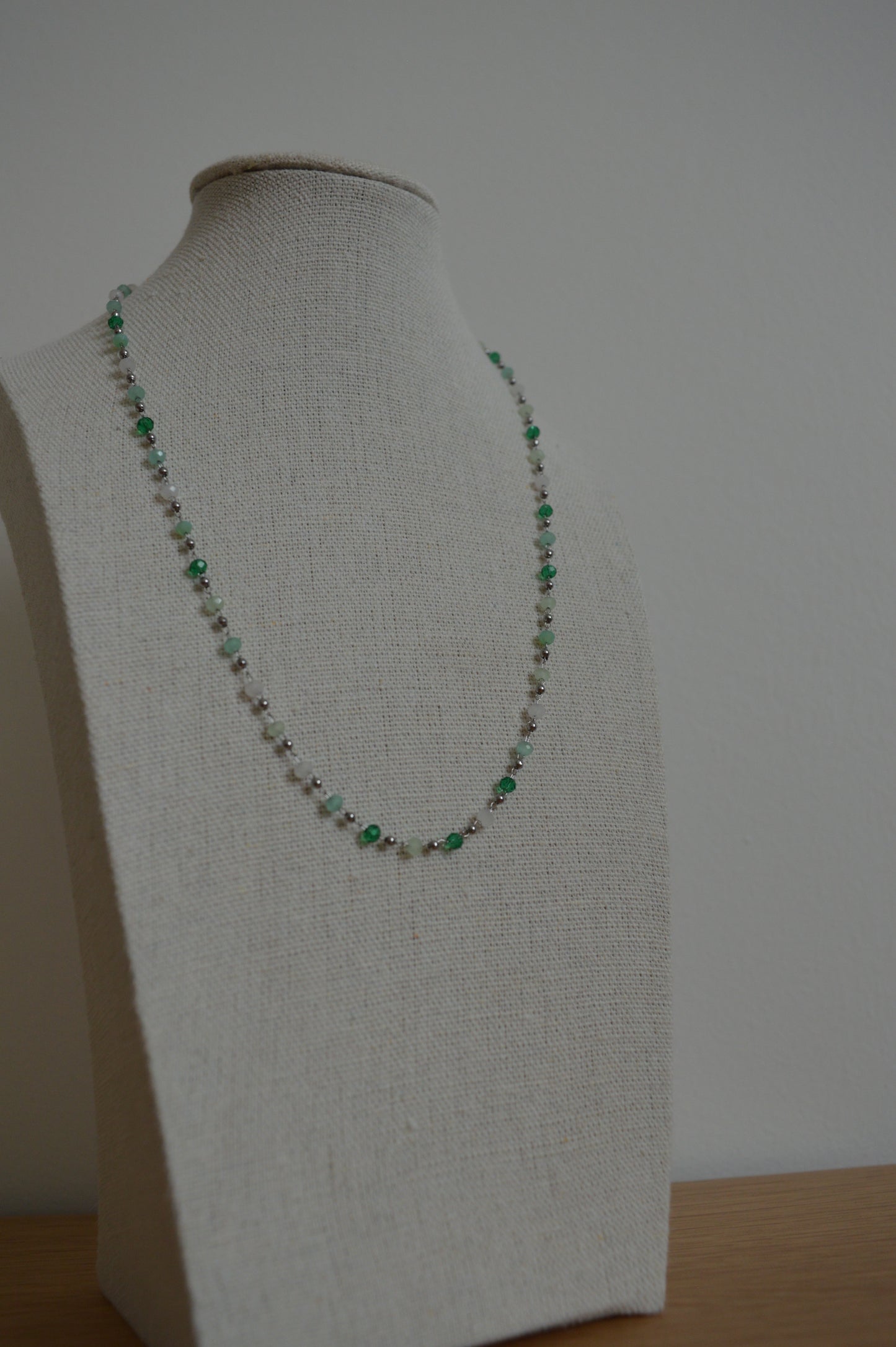 Les colliers de perles Joyria - Différents coloris disponibles