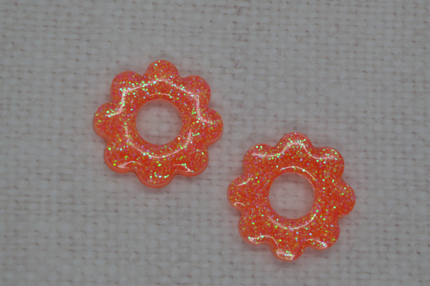 Fleur 8 pétales à paillettes- Pampilles pour créoles interchangeables