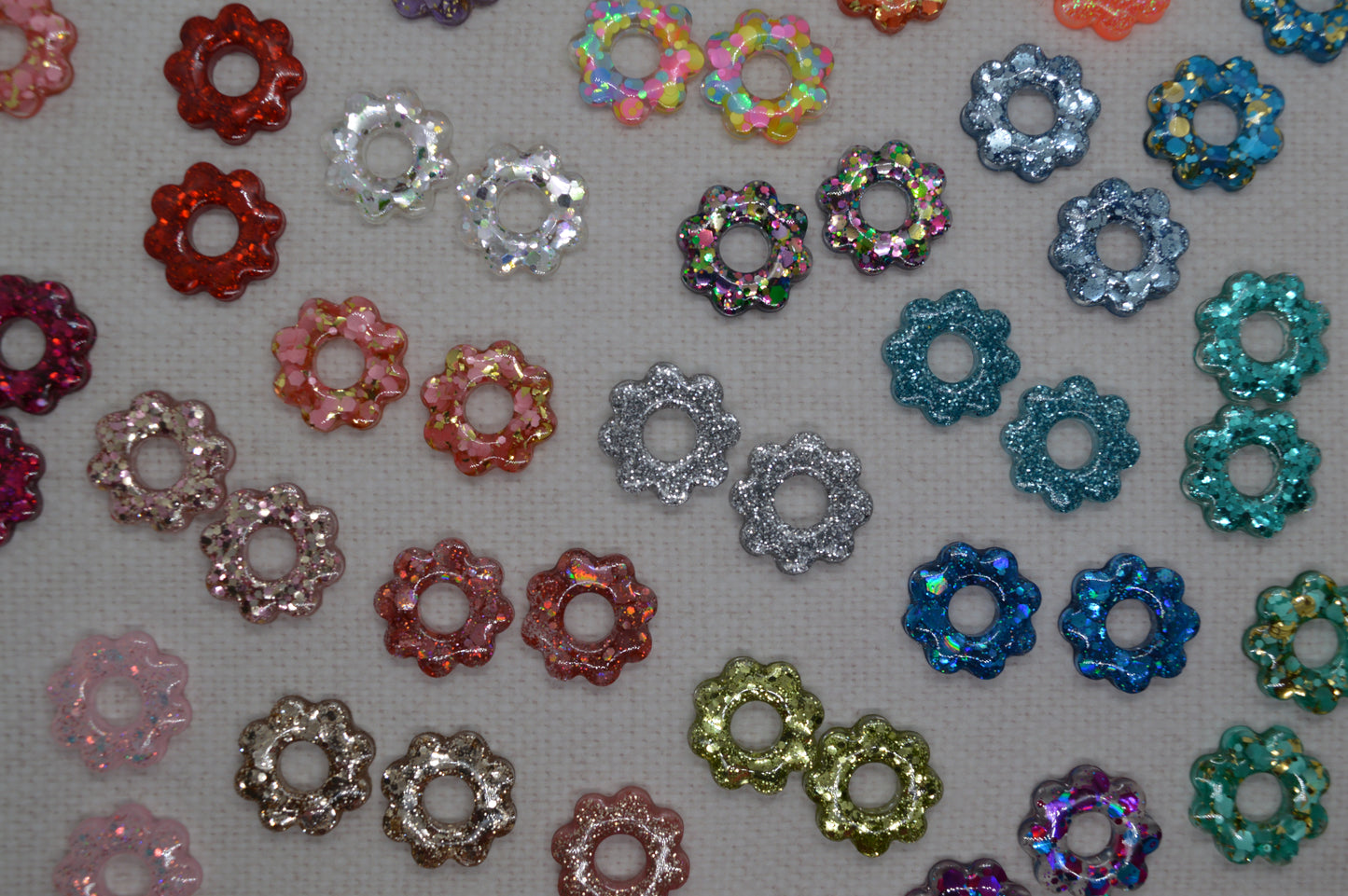 Fleur 8 pétales à paillettes- Pampilles pour créoles interchangeables