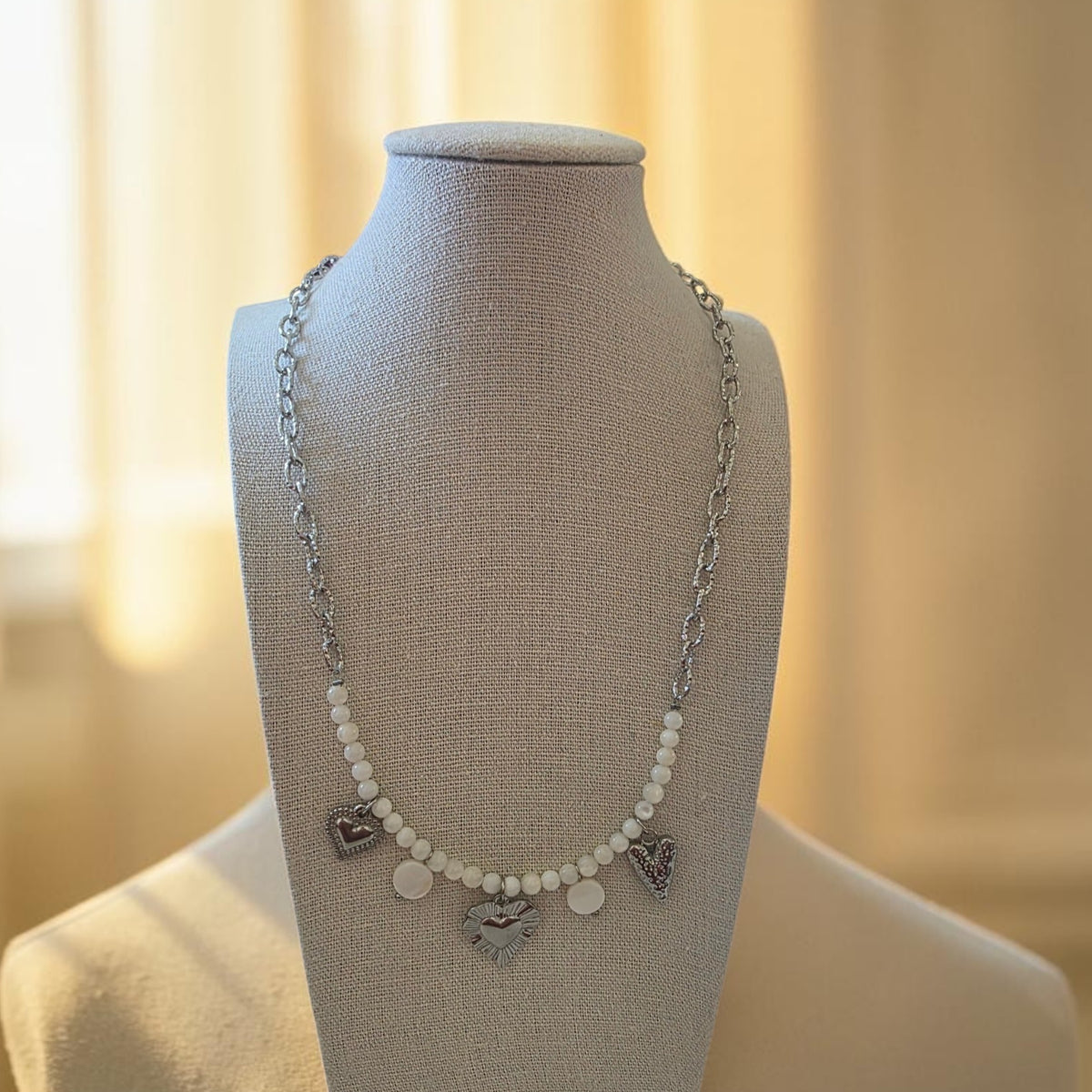 Collier nacre et argenté