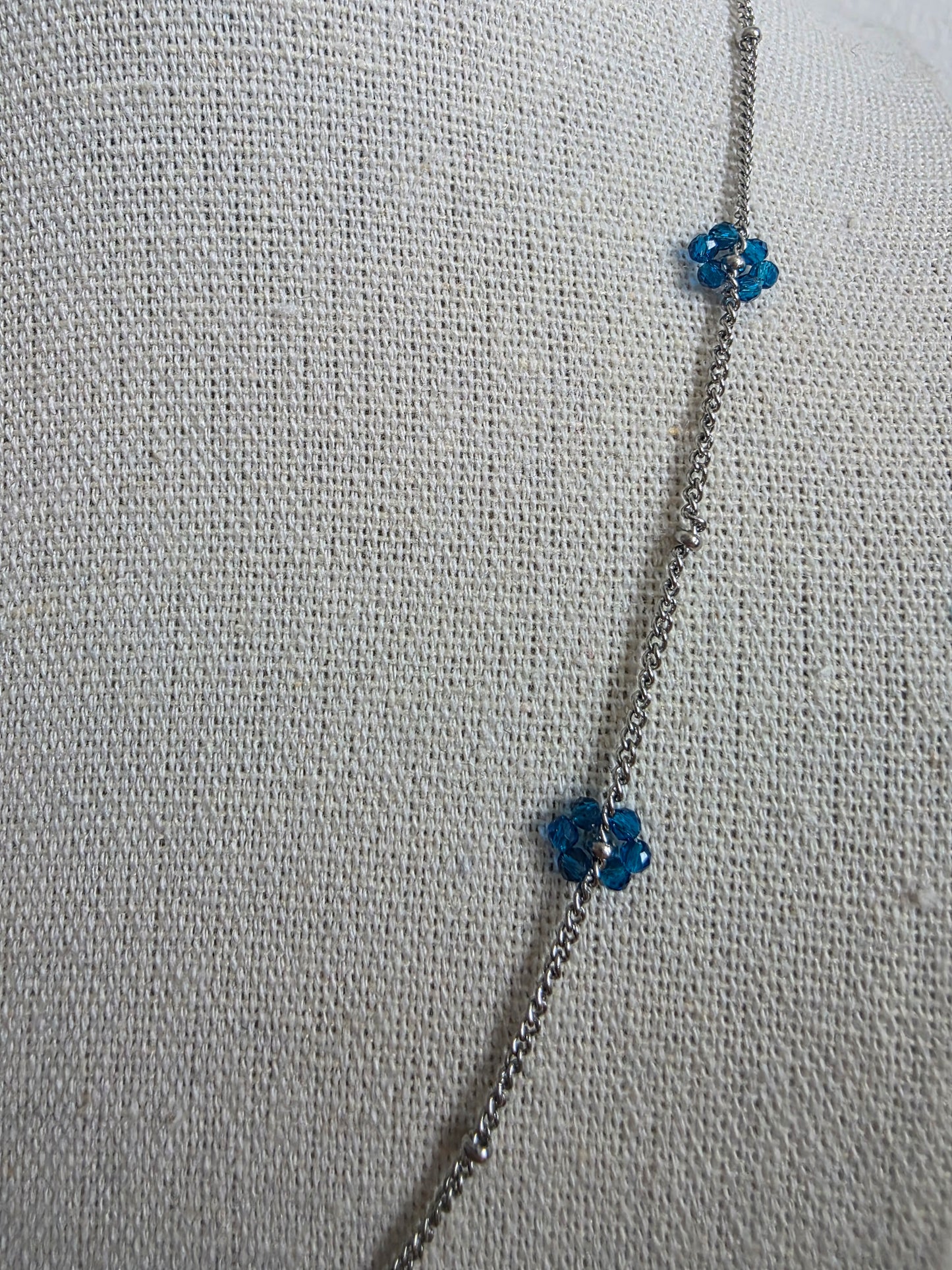 Les colliers fleurs de perles - Différents coloris disponibles