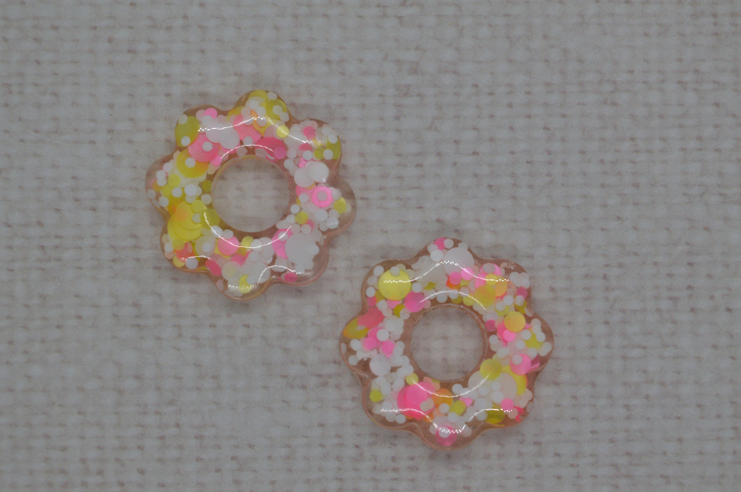 Fleur 8 pétales à paillettes- Pampilles pour créoles interchangeables