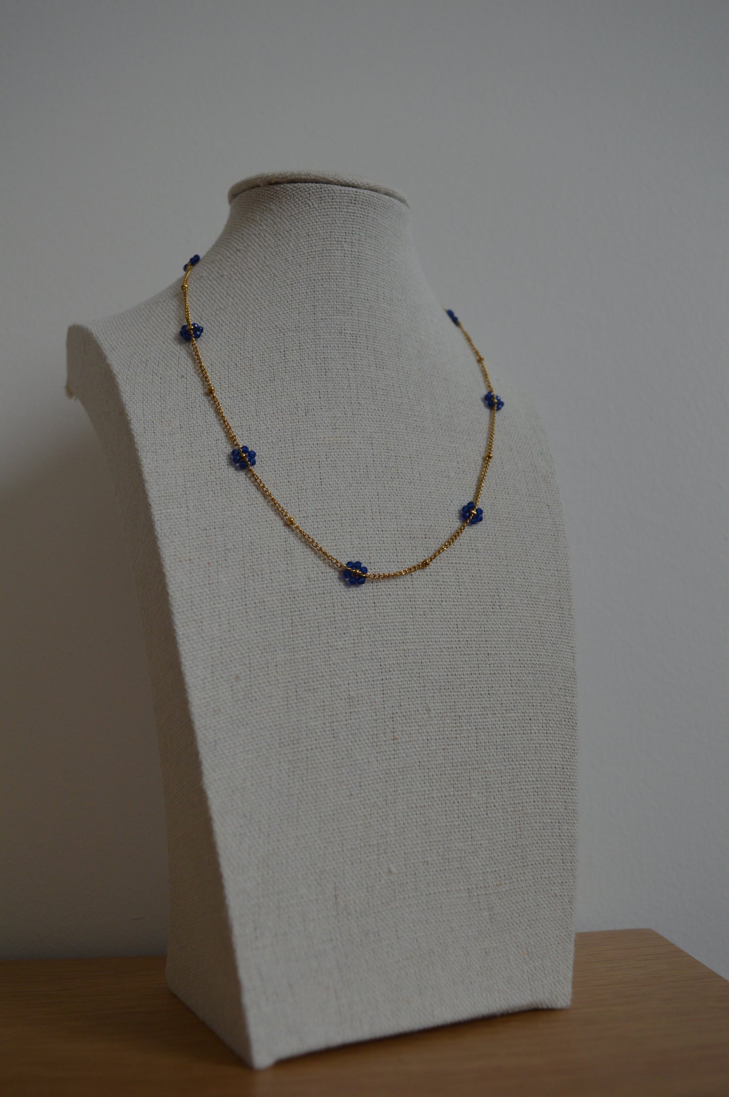 Les colliers fleurs de perles - Différents coloris disponibles
