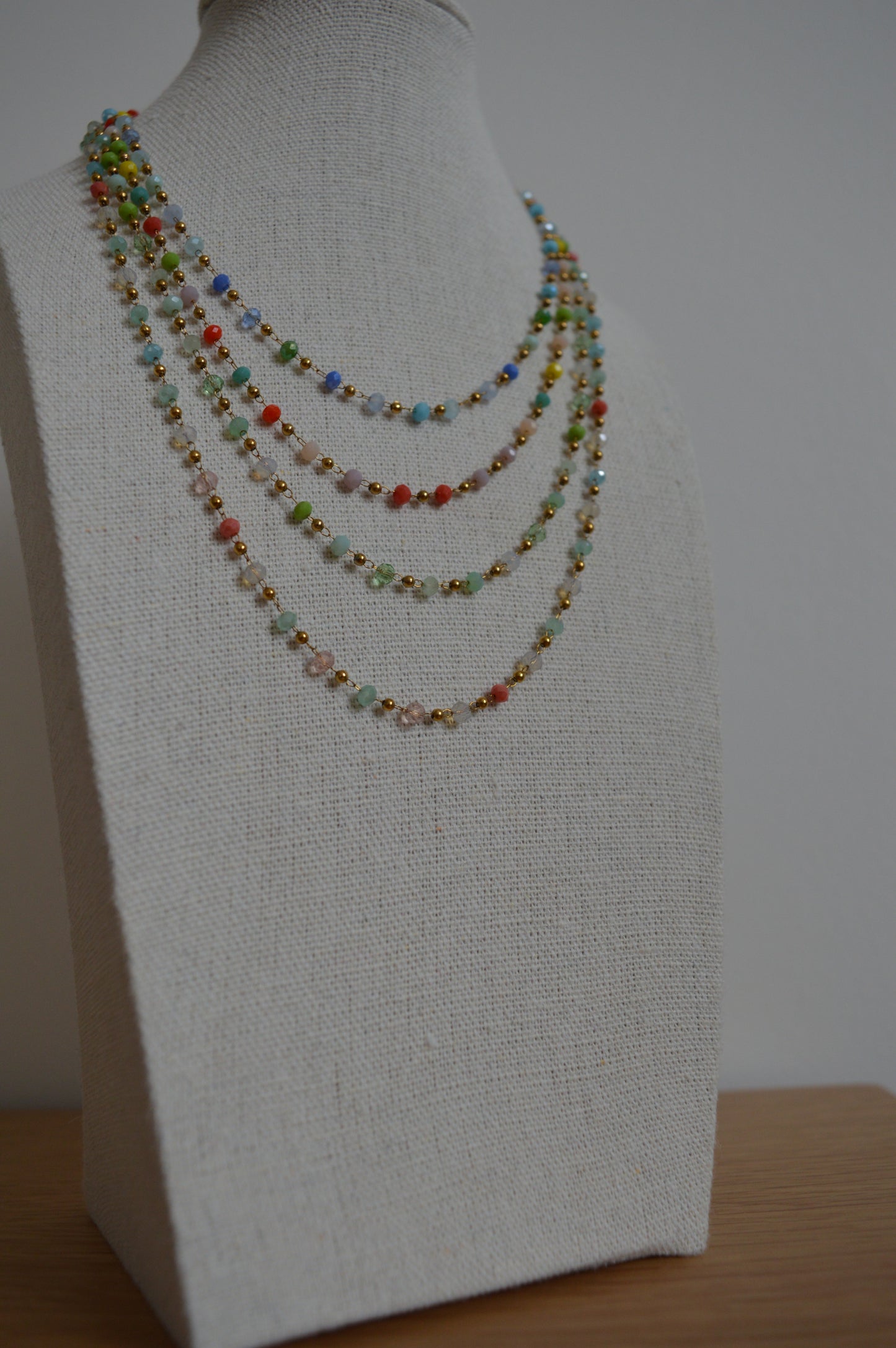 Les colliers de perles Joyria - Différents coloris disponibles