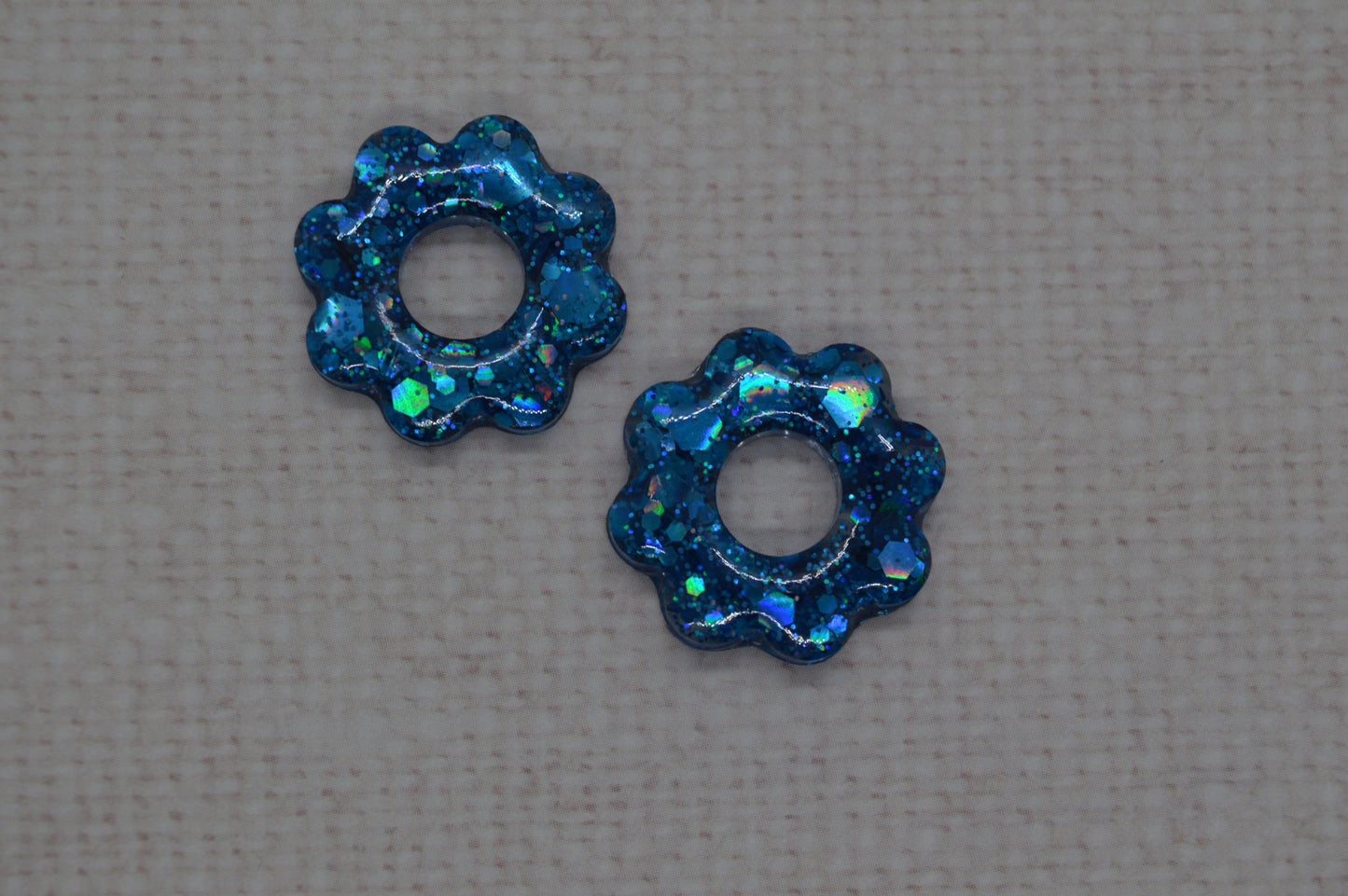 Fleur 8 pétales à paillettes- Pampilles pour créoles interchangeables