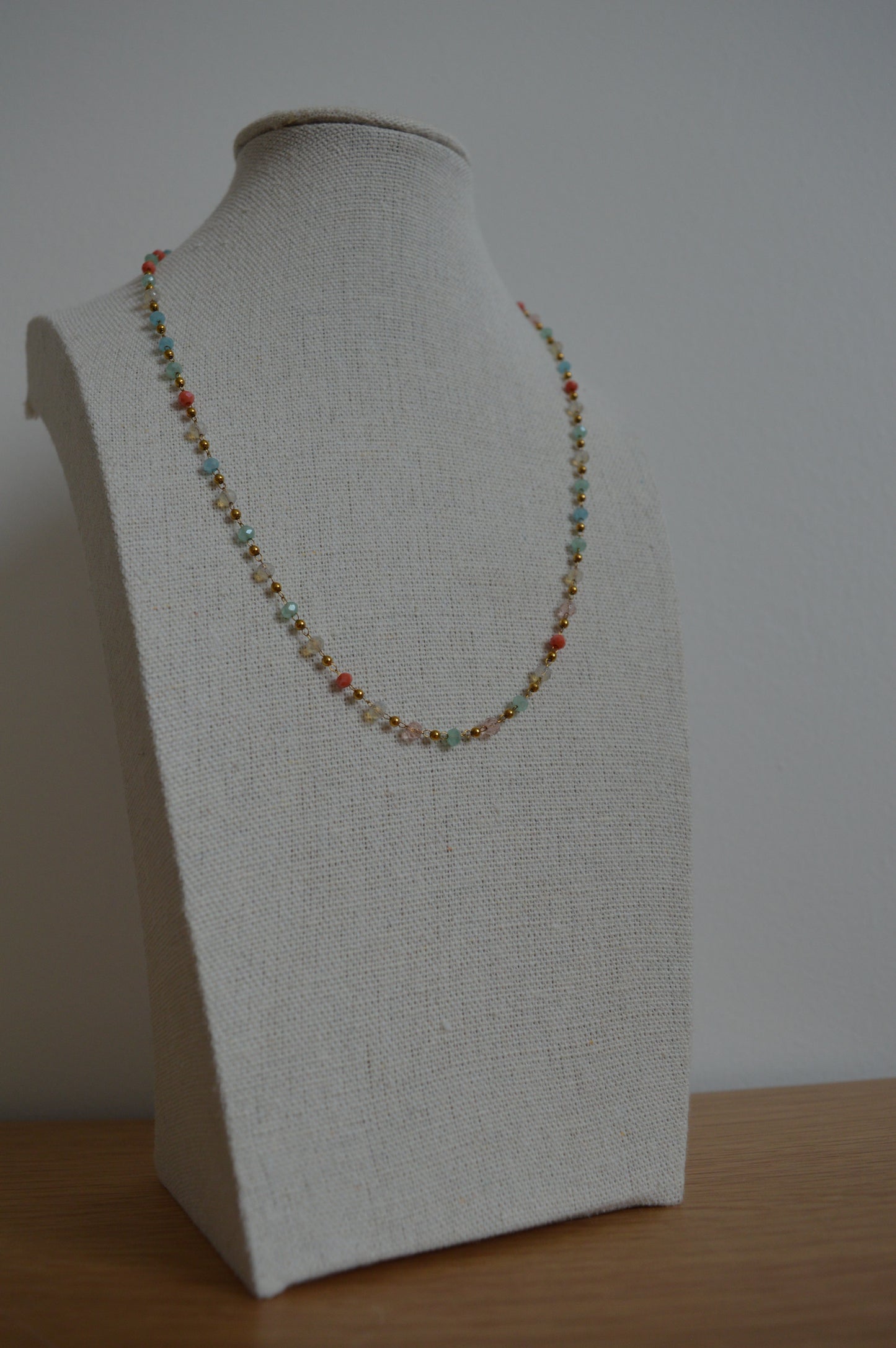 Les colliers de perles Joyria - Différents coloris disponibles