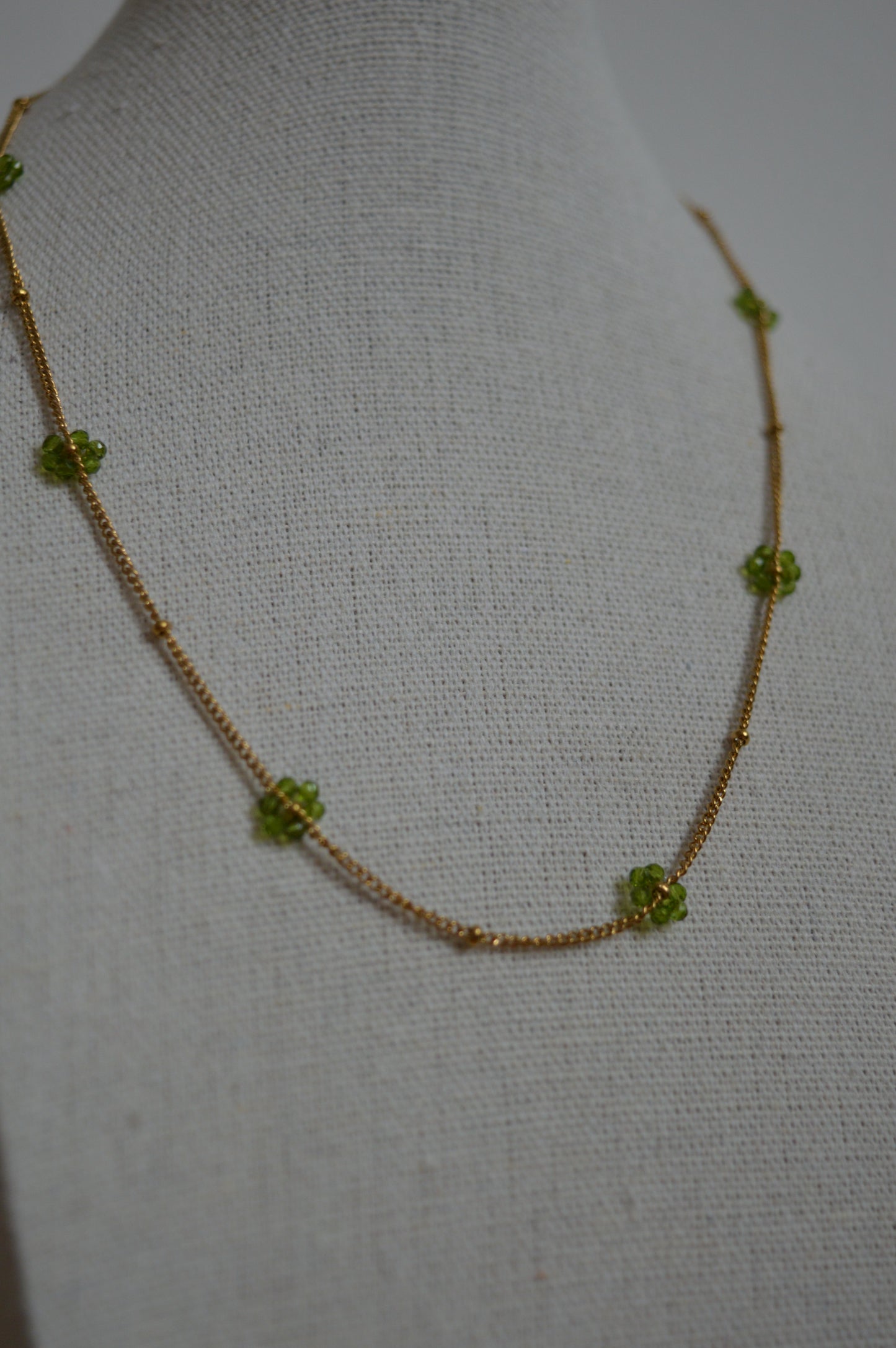 Les colliers fleurs de perles - Différents coloris disponibles