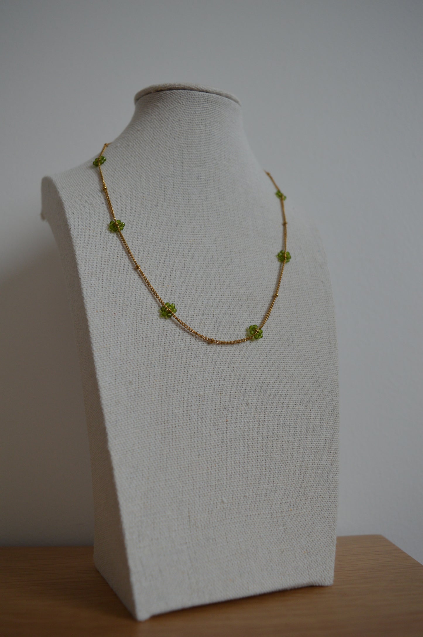 Les colliers fleurs de perles - Différents coloris disponibles