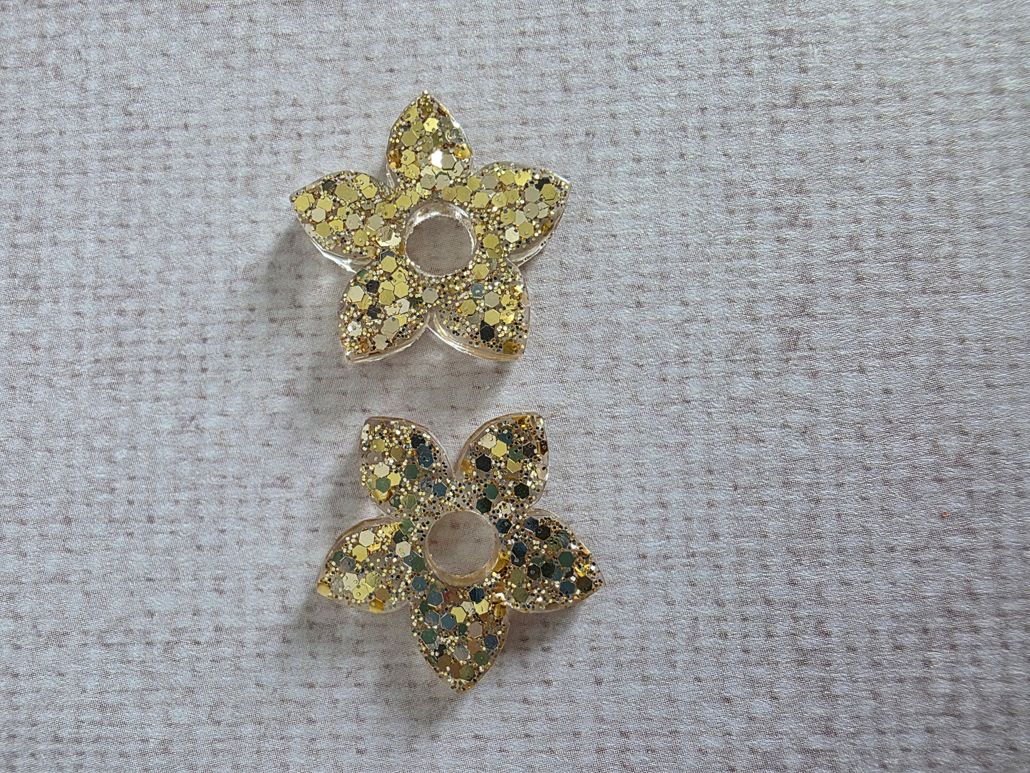 Fleurs de tiaré à paillettes- Pampilles pour créoles interchangeables