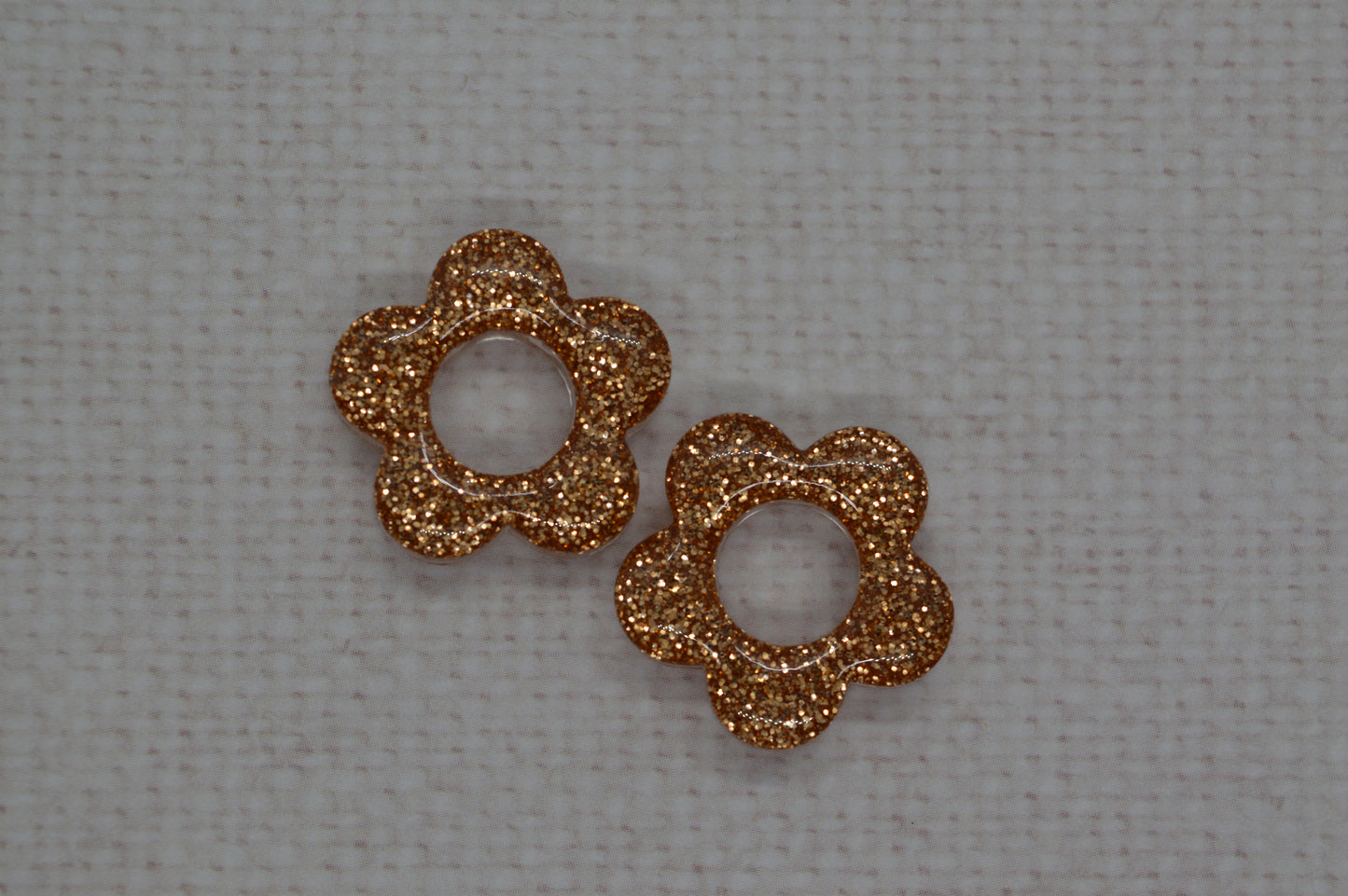 Fleurs à paillettes - Pampilles pour petites créoles interchangeables