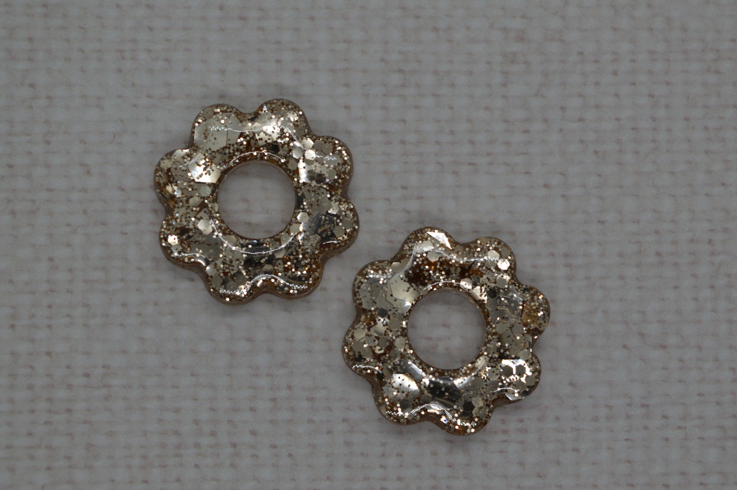 Fleur 8 pétales à paillettes- Pampilles pour créoles interchangeables