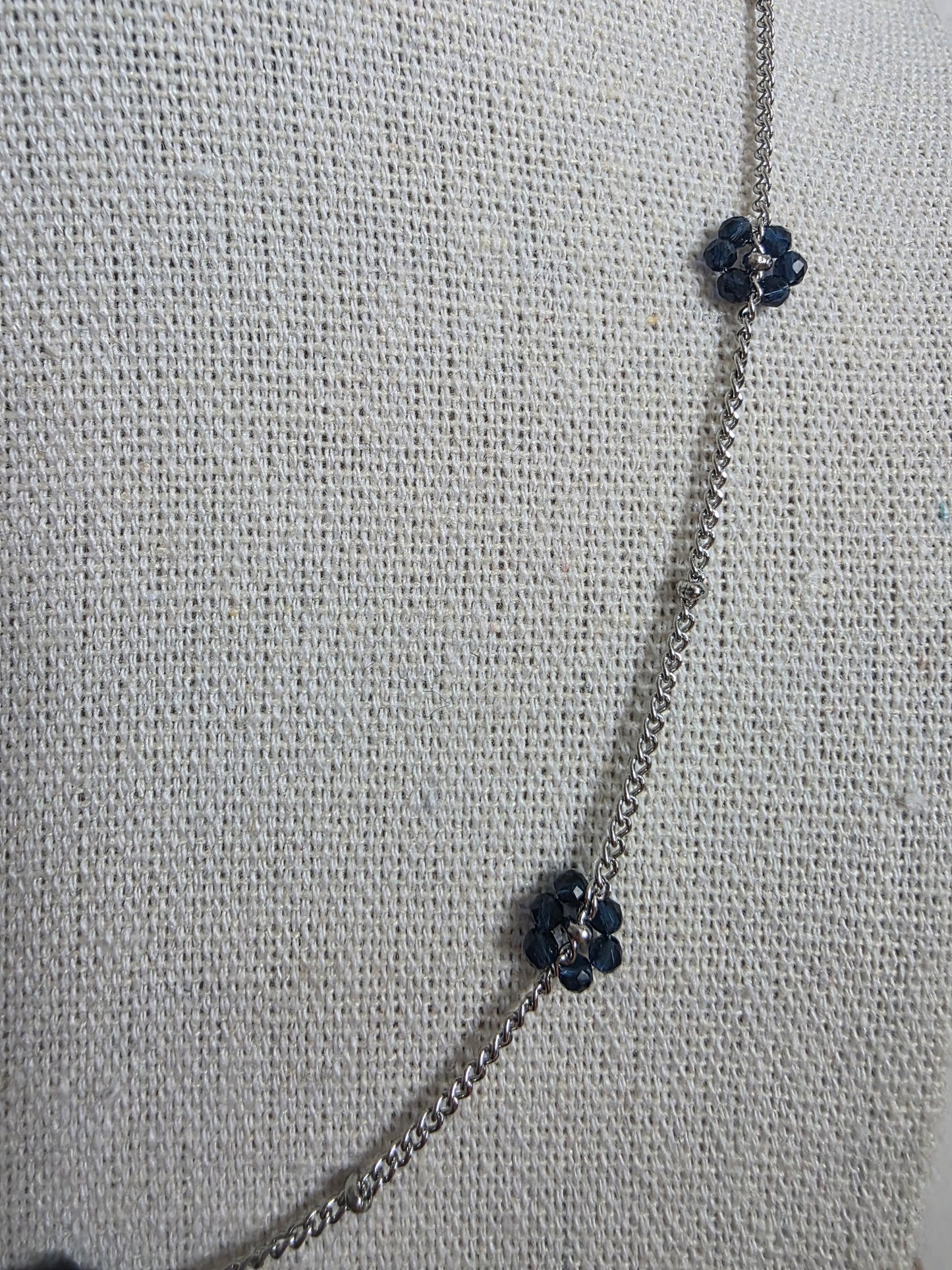 Les colliers fleurs de perles - Différents coloris disponibles