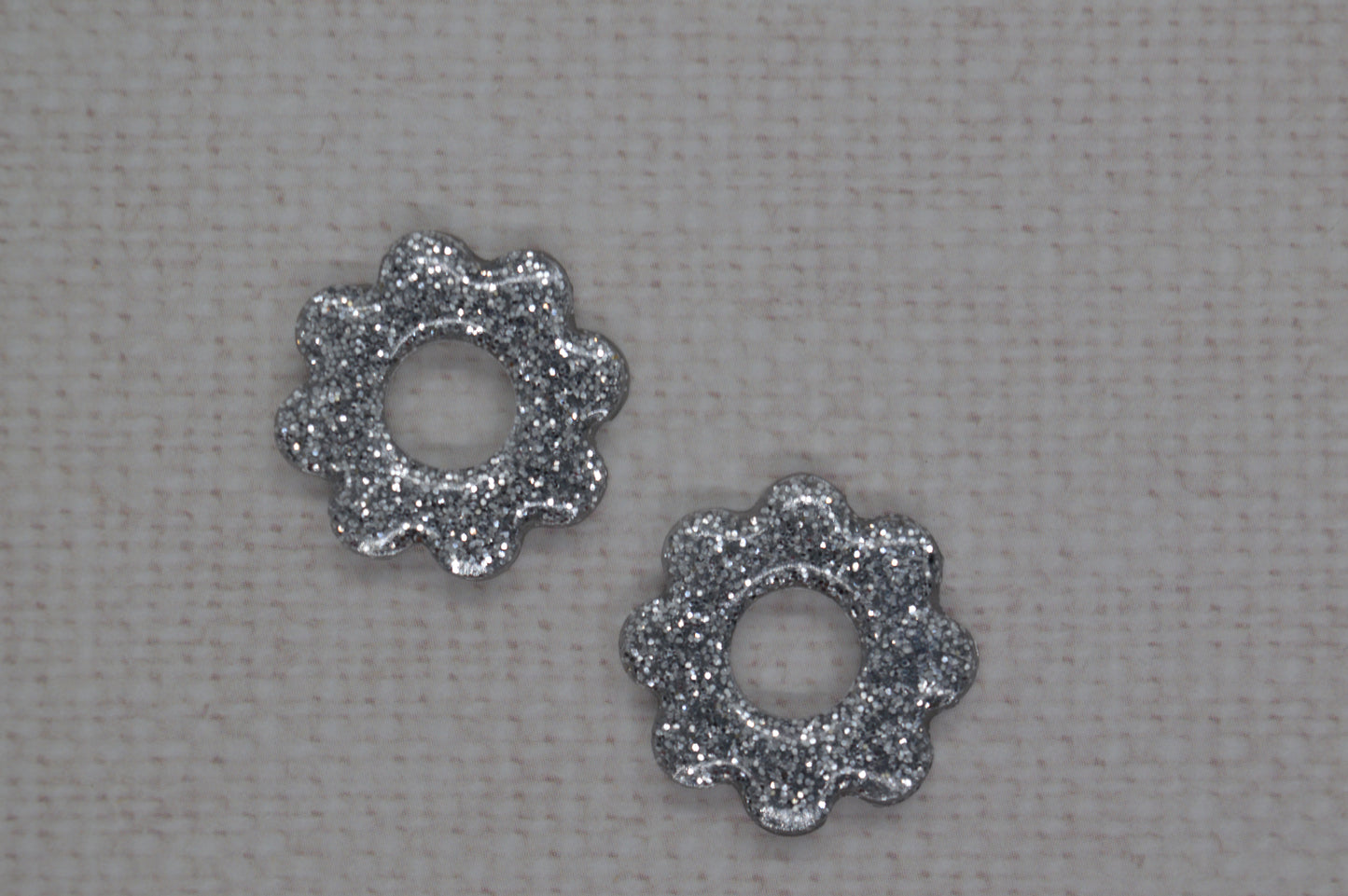 Fleur 8 pétales à paillettes- Pampilles pour créoles interchangeables