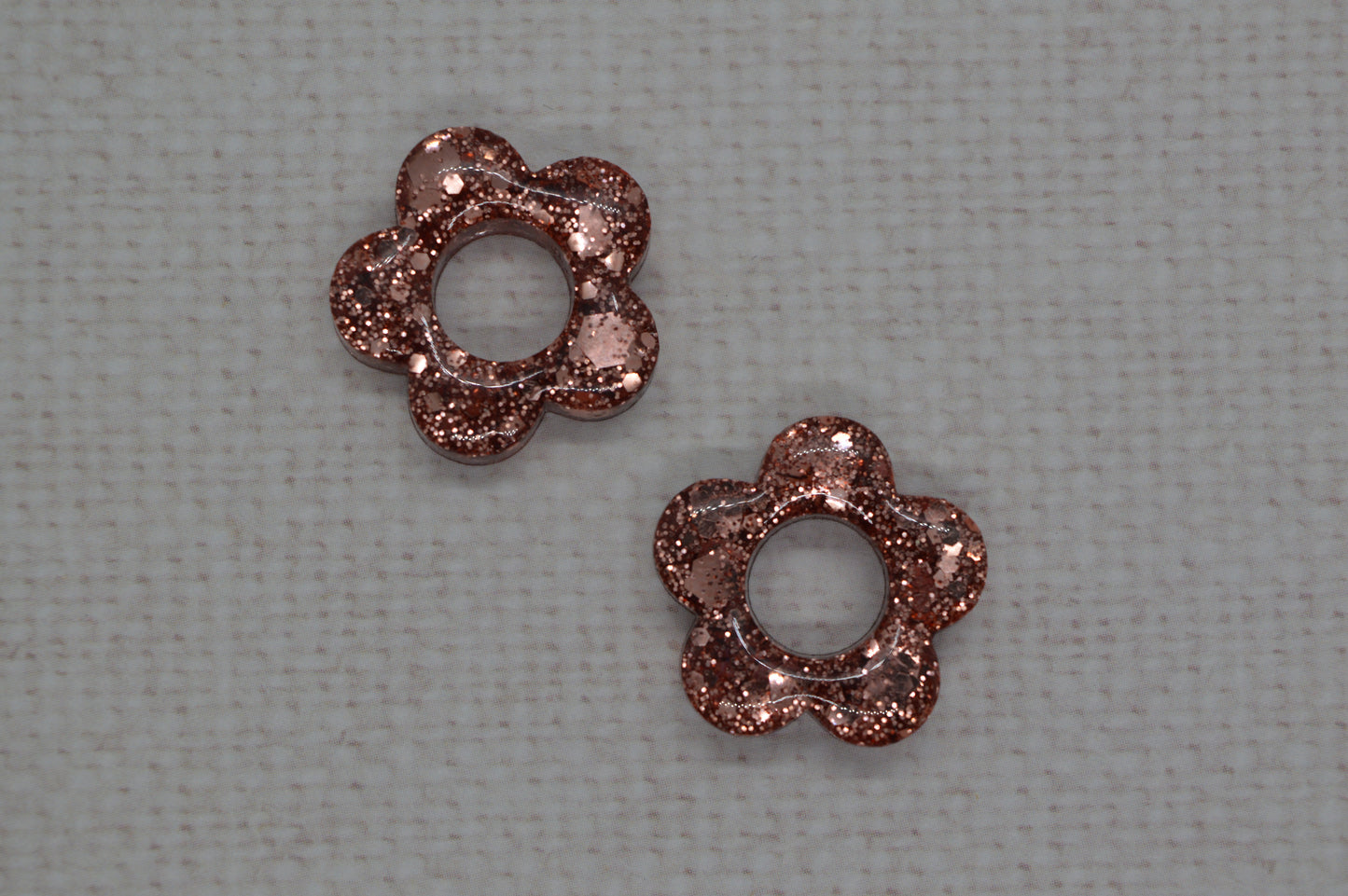 Fleurs à paillettes - Pampilles pour petites créoles interchangeables