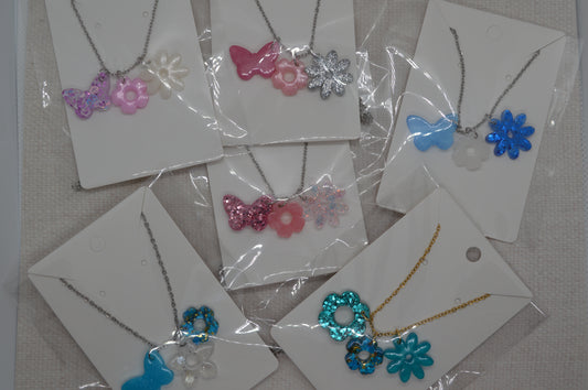 Les colliers à pendentifs interchangeables