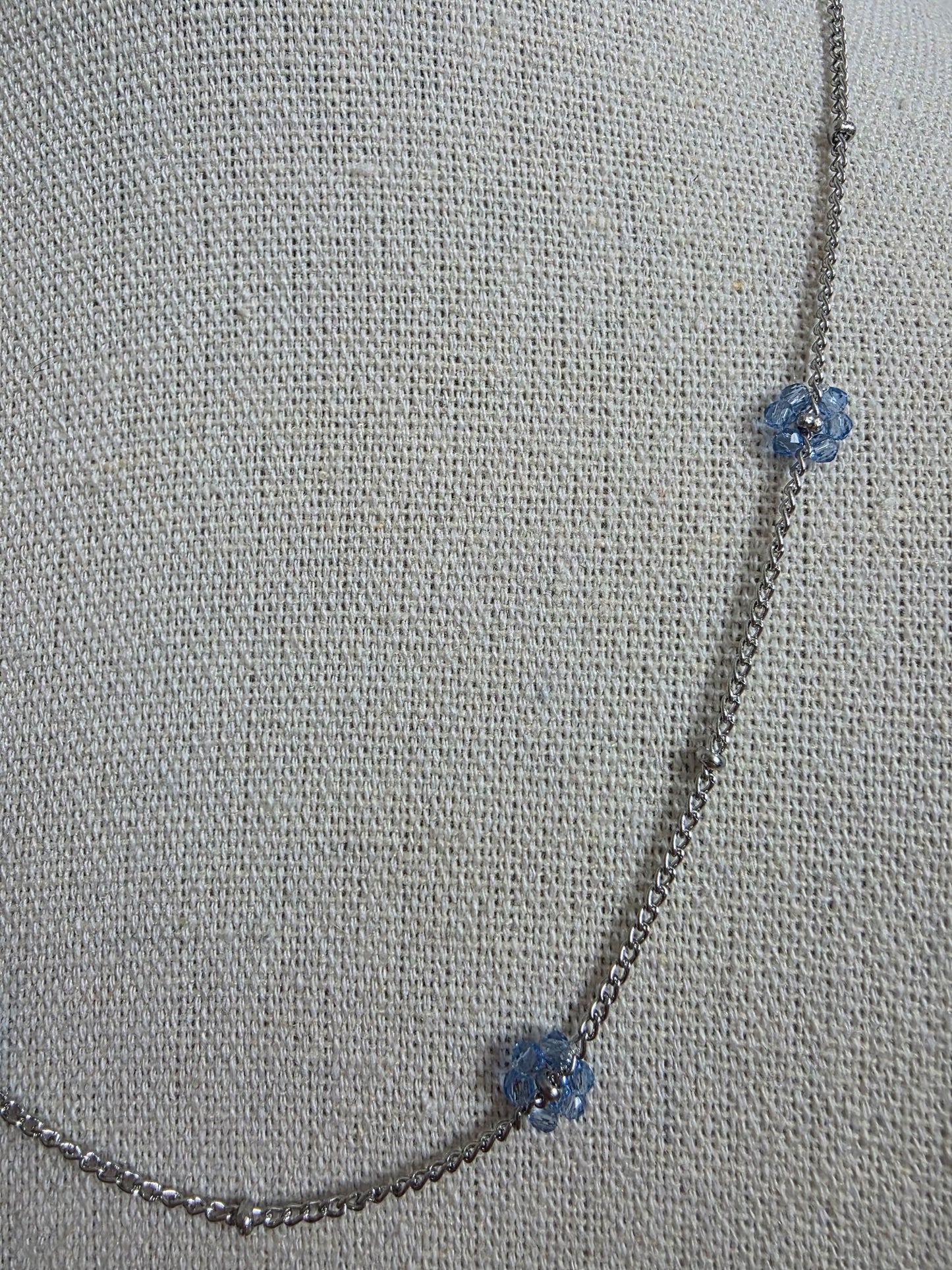 Les colliers fleurs de perles - Différents coloris disponibles