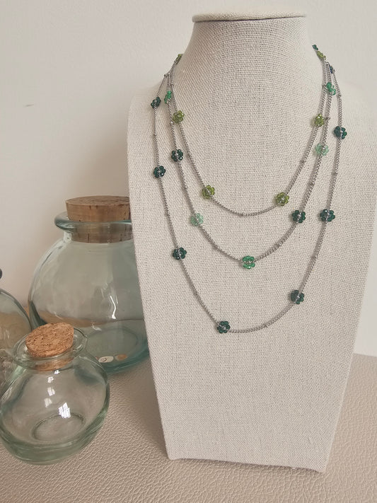 Les colliers fleurs de perles - Différents coloris disponibles