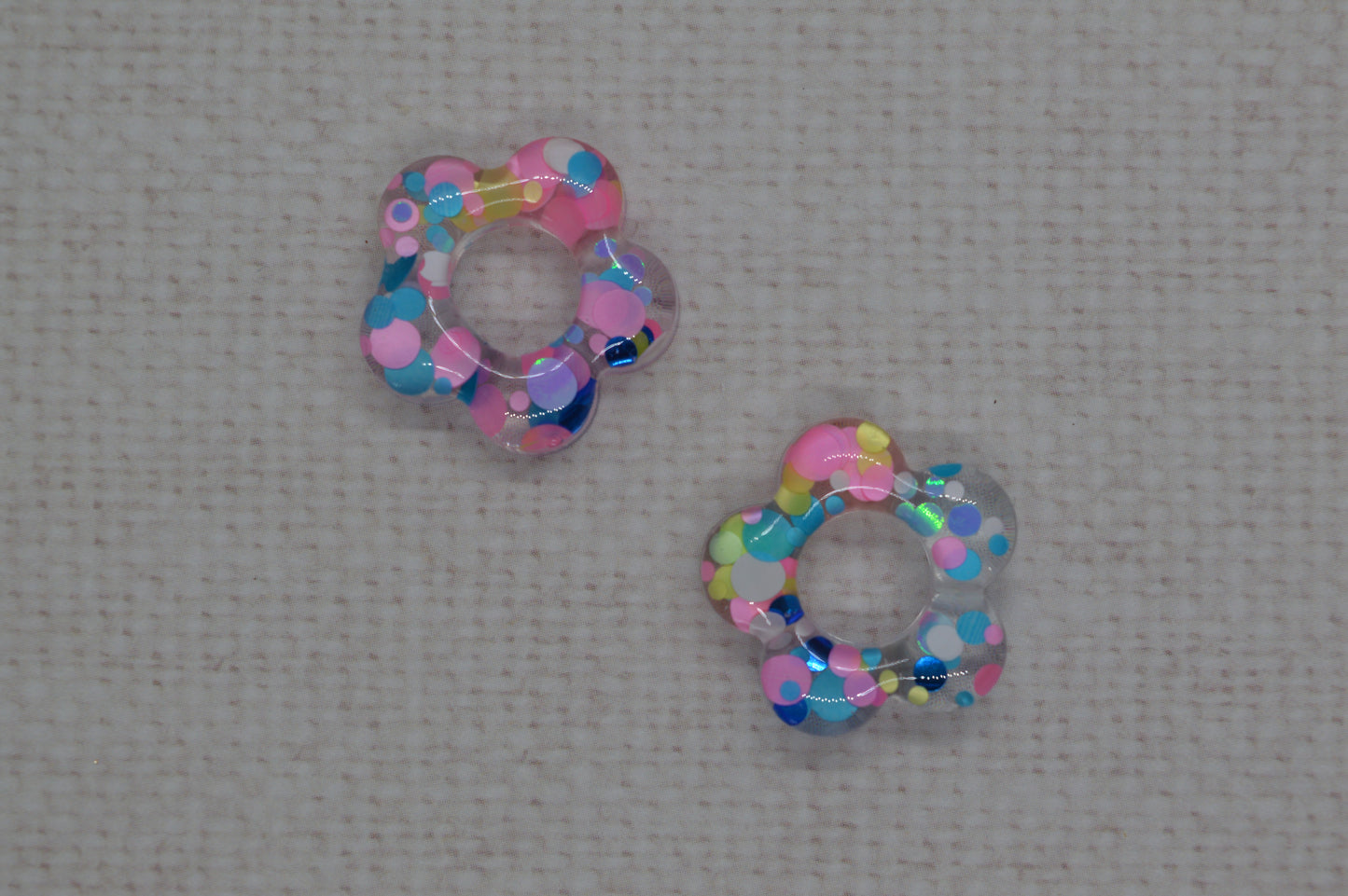 Fleurs à paillettes - Pampilles pour petites créoles interchangeables