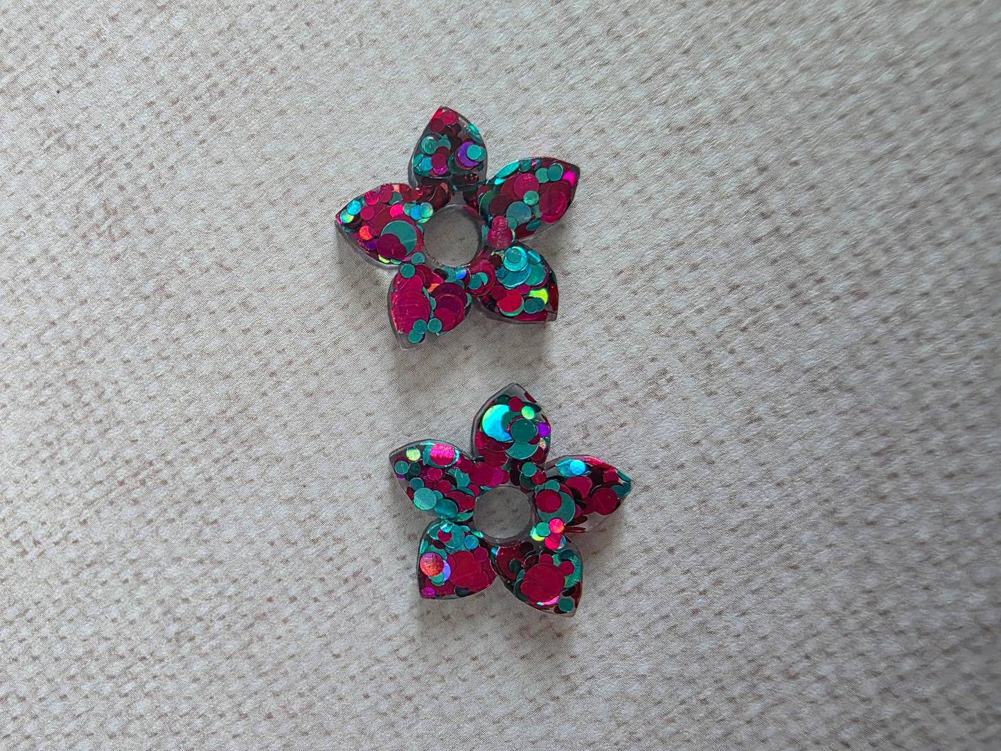 Fleurs de tiaré à paillettes- Pampilles pour créoles interchangeables