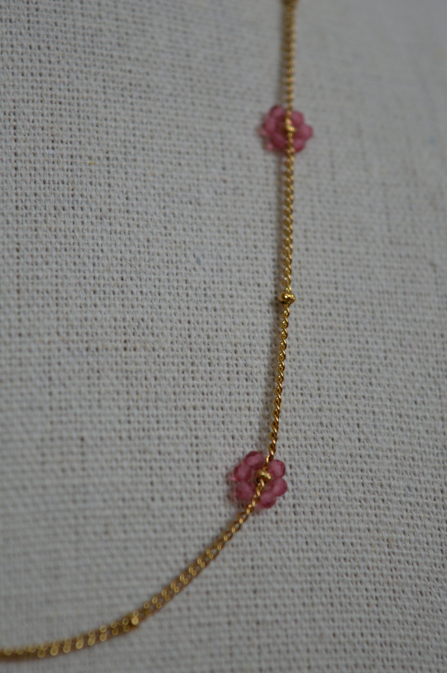 Les colliers fleurs de perles - Différents coloris disponibles