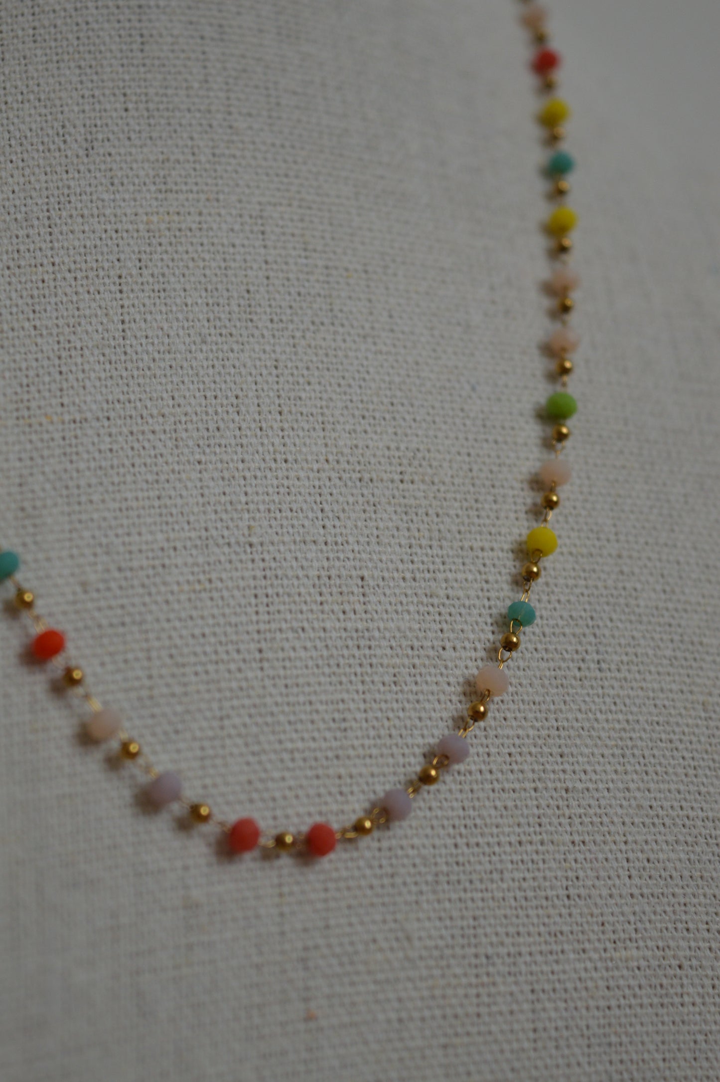 Les colliers de perles Joyria - Différents coloris disponibles