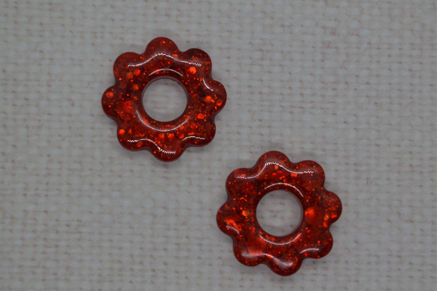 Fleur 8 pétales à paillettes- Pampilles pour créoles interchangeables