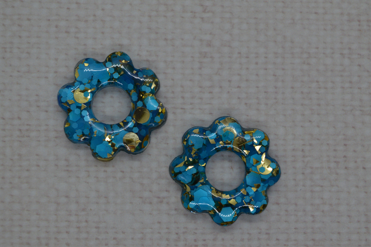 Fleur 8 pétales à paillettes- Pampilles pour créoles interchangeables