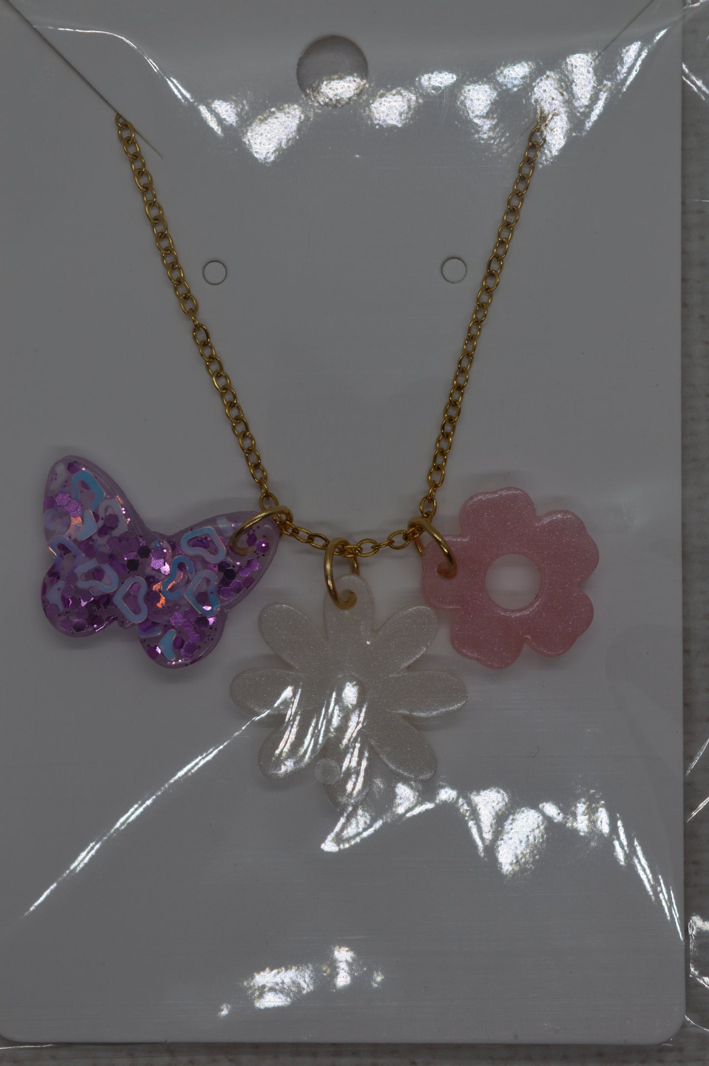 Les colliers à pendentifs interchangeables
