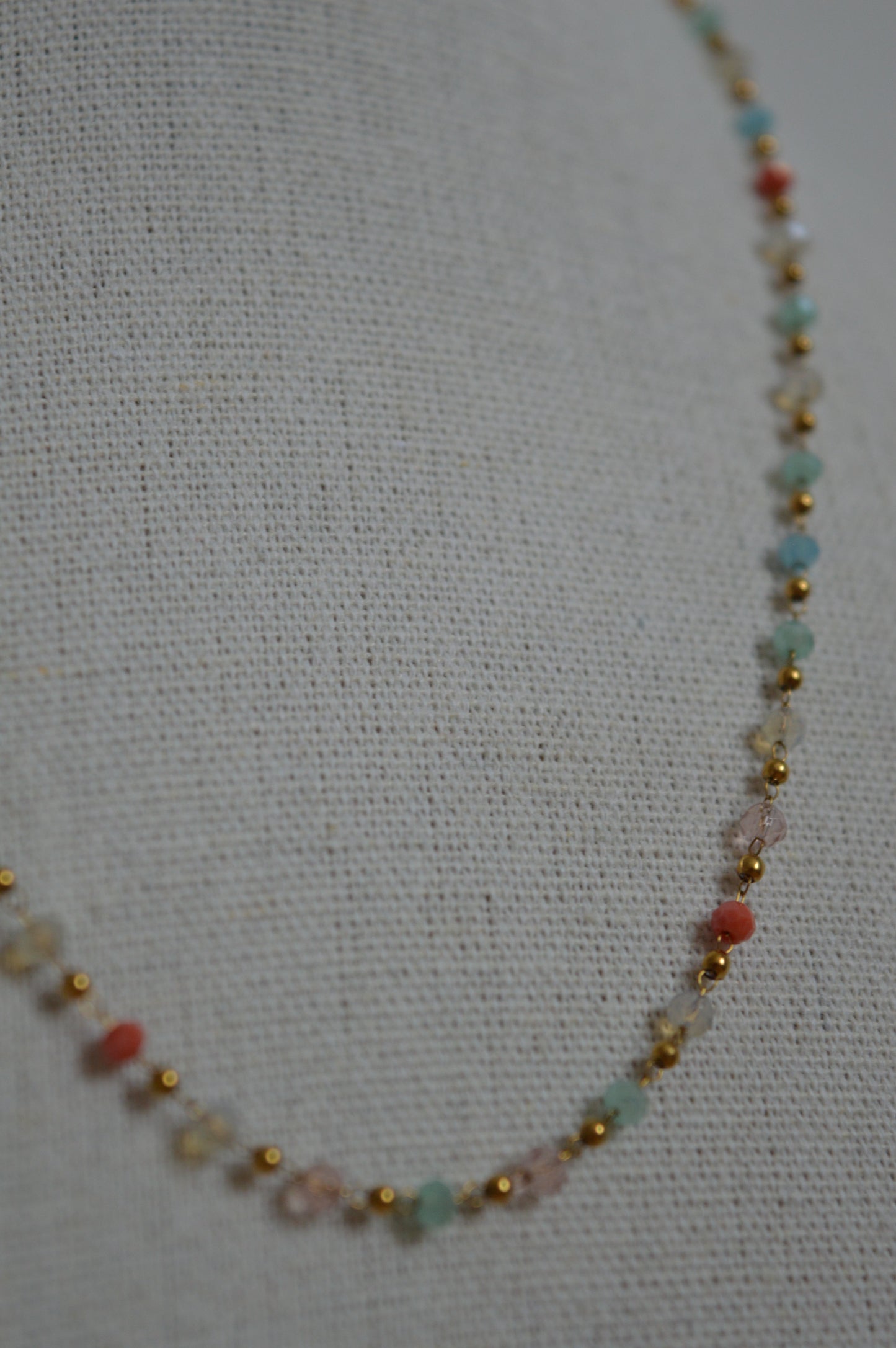 Les colliers de perles Joyria - Différents coloris disponibles