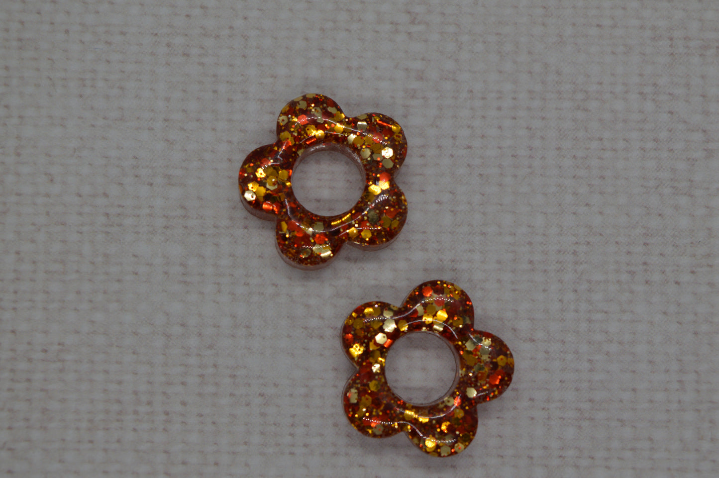 Fleurs à paillettes - Pampilles pour petites créoles interchangeables