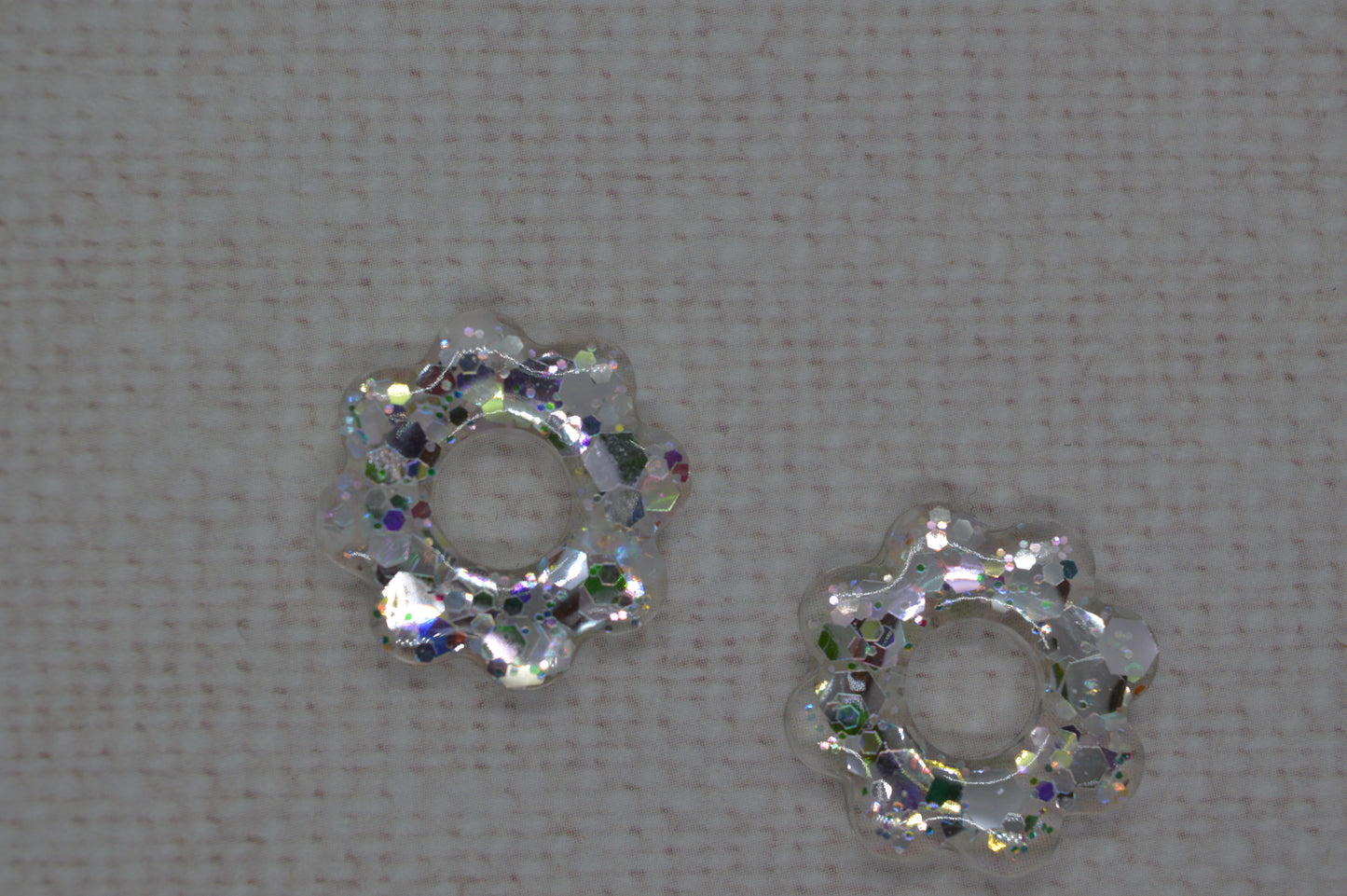 Fleur 8 pétales à paillettes- Pampilles pour créoles interchangeables
